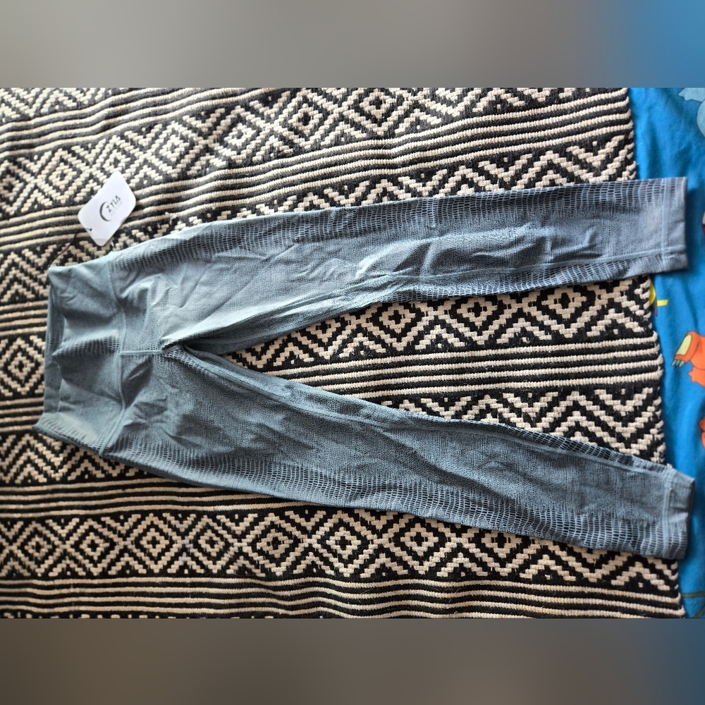 NEW Zyia Active Leggings Blue Python Snake Skin Spandex Workout Athletic Size 2 - Picture 4 of 7